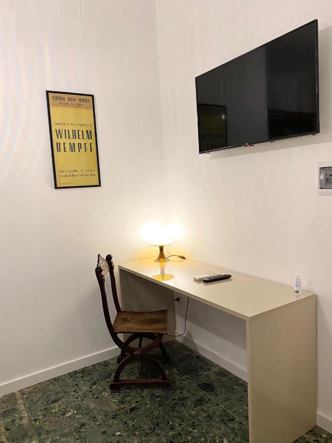 Al Teatro Panzió Reggio di Calabria Kültér fotó